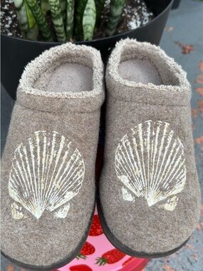 L.L. Bean Tan Wool Slip-On Clog